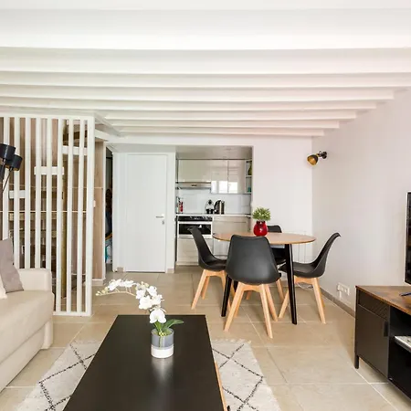 Rivoli Vieille Du Temple With Ac Paris